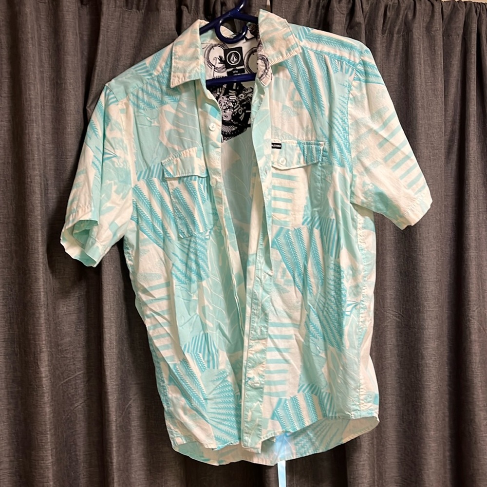 Volcom Button up